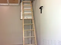 Einziehbare Holztreppe für Decken