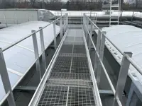 Laufstege für dächer und abdeckungen