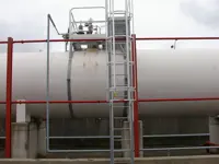 Brückentreppen und Gehwege