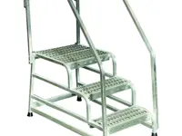 CARGO MIT GITTERROSTSTUFEN 