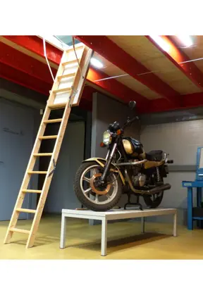 Einziehbare Holztreppe für Decken