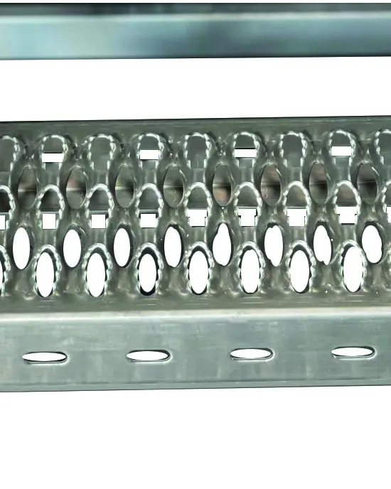 CARGO MIT GITTERROSTSTUFEN 