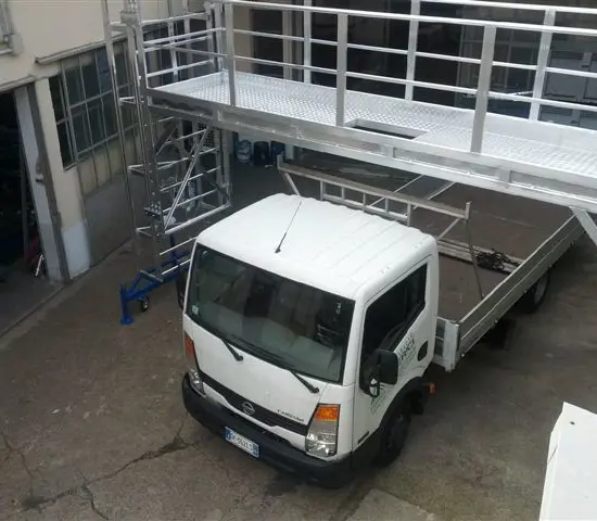 Bahnsteige für Lkw-Kabinen