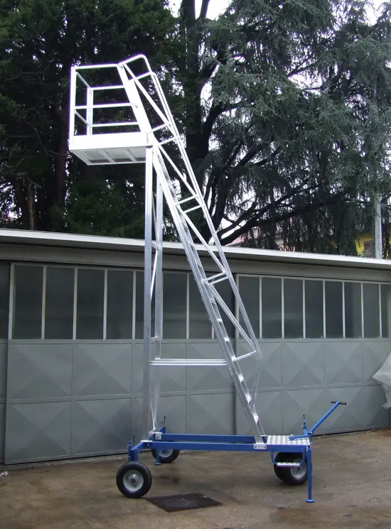 Plattform mit Deichsel für Tanker und Tanker