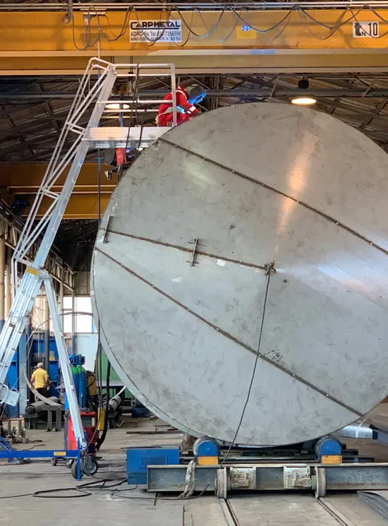 Verstellbare Plattform für Ferrulen und Kessel