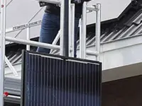 Tempo Shuttle scaffolding with lifting system for photovoltaic panels