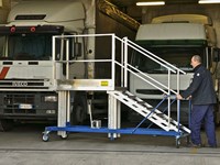 Truck and bus windshield access platform