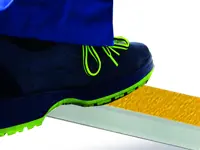 NON-SLIP PROFILES FOR FIXED OR PORTABLE STAIR TREADS