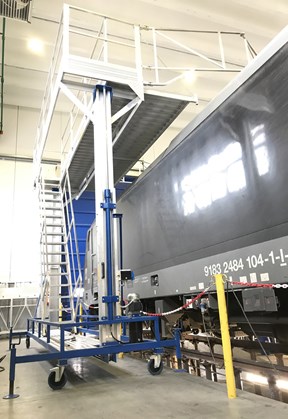 Platform for trains with self-leveling ladder
