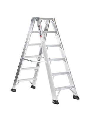 P1+ heavy duty stepladder