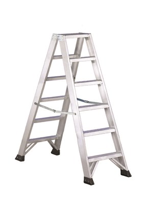 P1 industrial stepladder