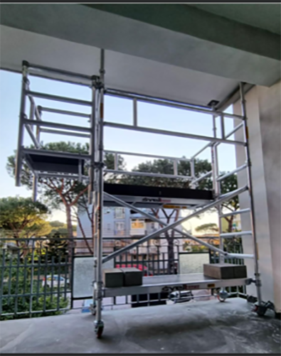 Balcony scaffolding 