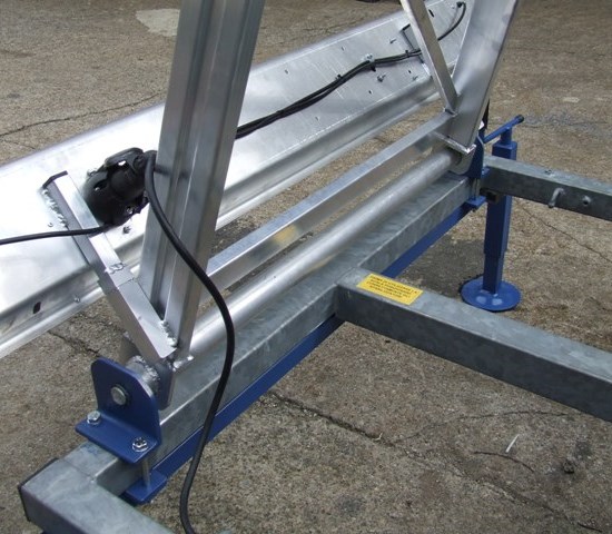 Towable tank ladder