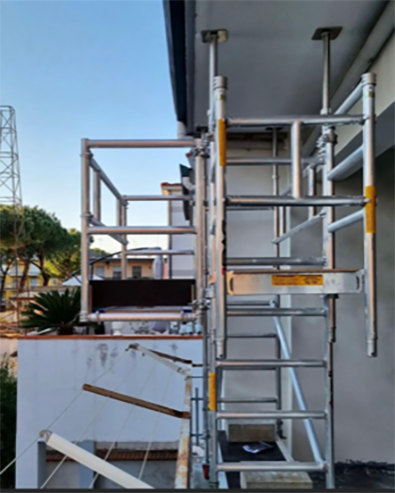 Balcony scaffolding 