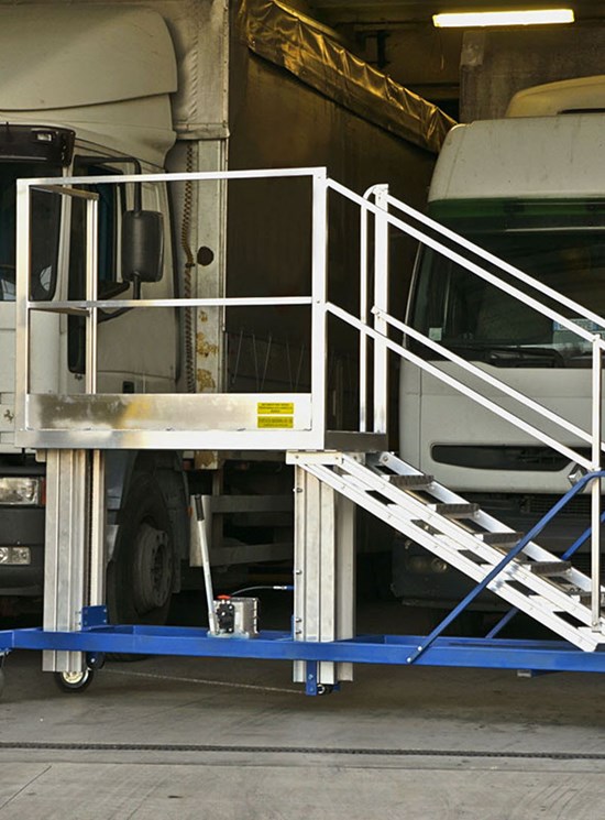 Truck and bus windshield access platform