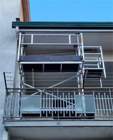 Balcony scaffolding 