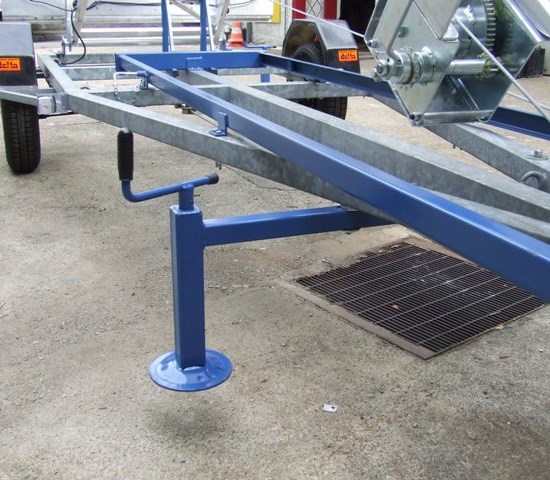 Towable tank ladder