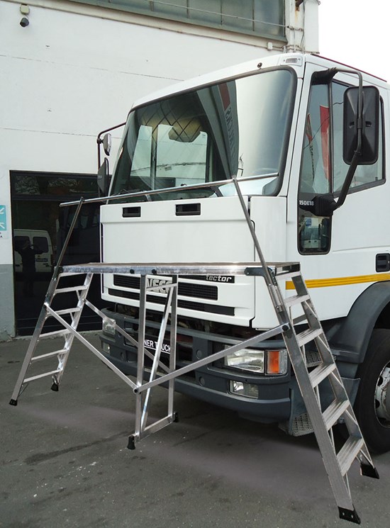 Updown stepstool for windscreen