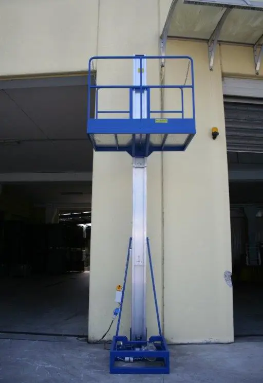 Platform lift for hotels