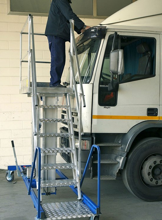 Truck and bus windshield access platform