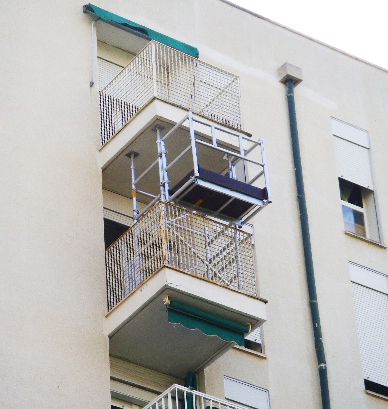 Balcony scaffolding 