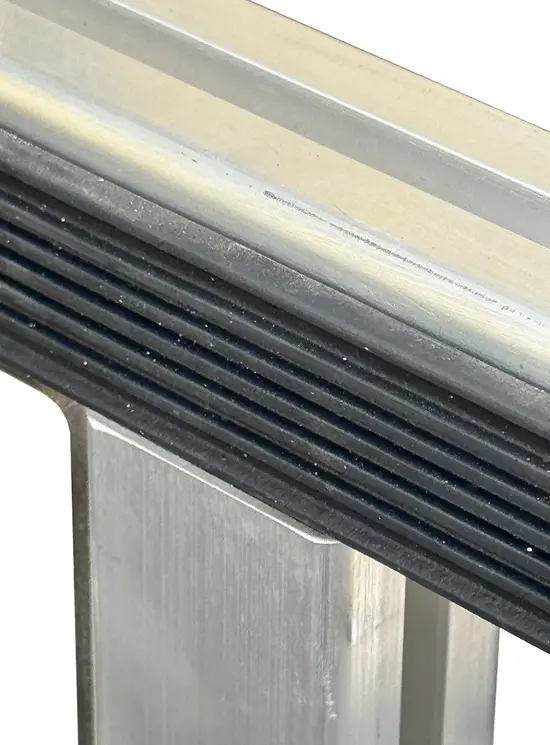 Tempo Shuttle scaffolding with lifting system for photovoltaic panels