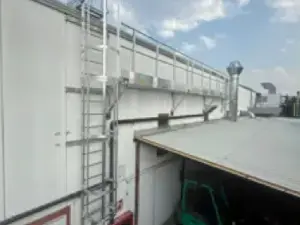 Protección colectiva en trabajos en altura: normativa y soluciones para la prevención de riesgos laborales