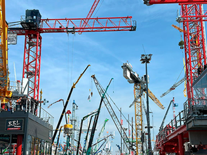 Svelt en la feria líder de maquinaria industrial: innovación y escaleras para trabajos en altura
