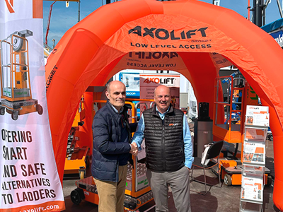 Svelt en la feria líder de maquinaria industrial: innovación y escaleras para trabajos en altura