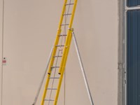 Fibrasafe - Escalera de fibra con sistema anticaida para trabajos en fachadas