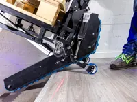 Carro eléctrico de escalas con orugas D