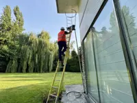 FELINA DE FIBRA: ESCALERA TELESCÓPICA MULTIFUNCIÓN AISLANTE