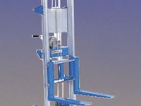 Lift - Elevador de materiales transportable de empuje manual