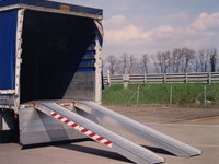 RAMPAS DE ALUMINIO NERVADO