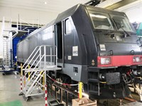 Plataforma para trenes con escalera autorregulable