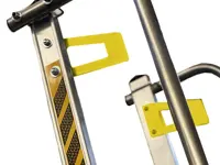 Escalera telescópica ajustable para acceso a camiones