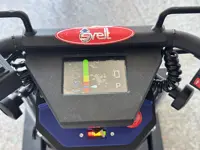 Carro eléctrico de escalas con orugas D