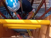 Fundas antideslizantes para peldaños fijos o portátiles de escaleras