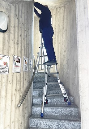 Escalisima Élite con estabilizadores telescópicos