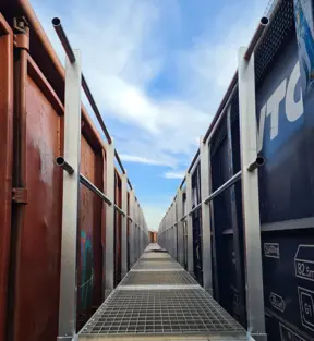 Pasarelas para trenes y autobuses