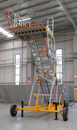 Plataforma de acceso a la cabina de avión