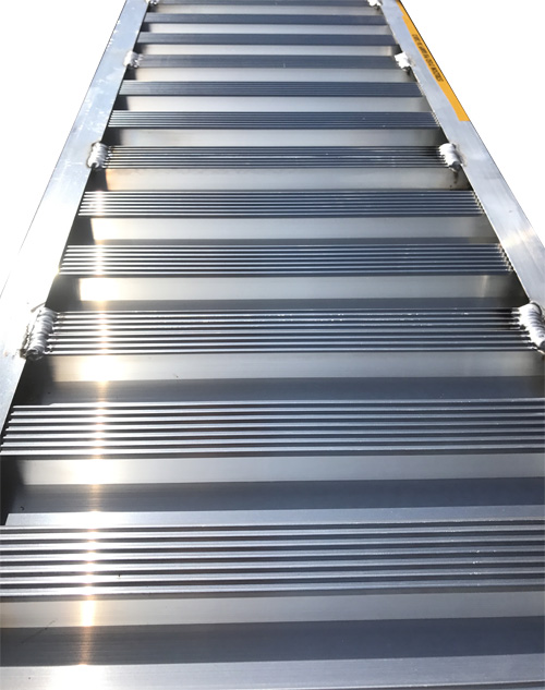 RAMPAS DE ALUMINIO NERVADO