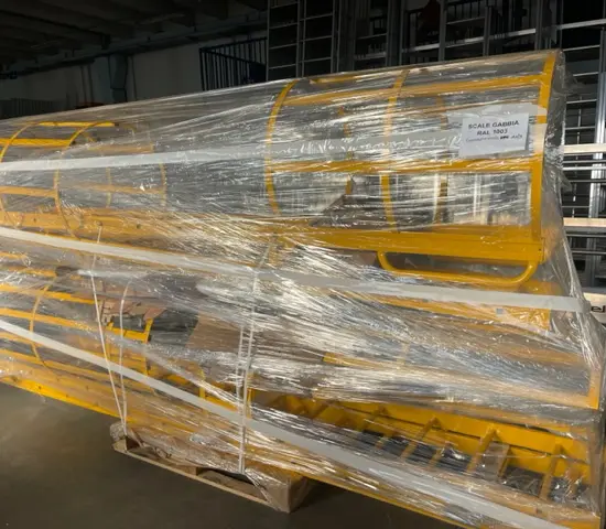 Escalera con jaula Self System