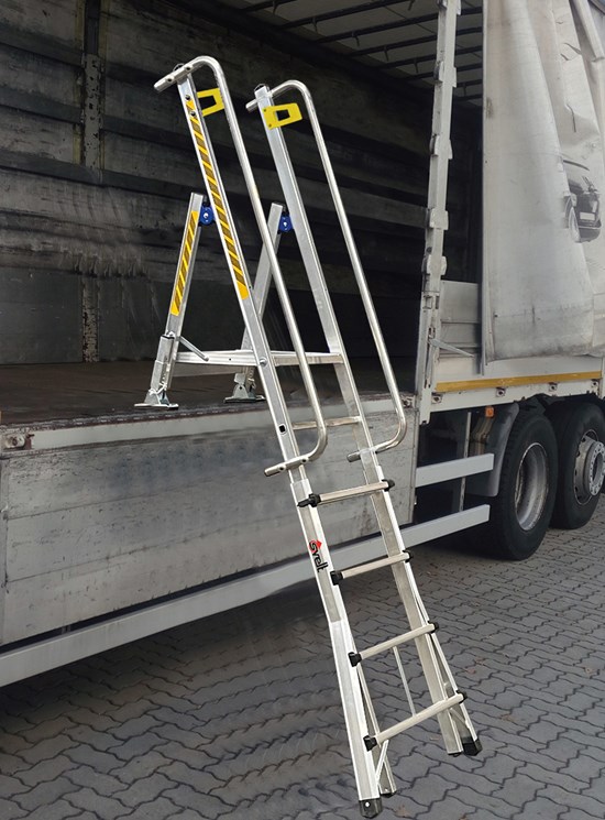 Escalera telescópica ajustable para acceso a camiones