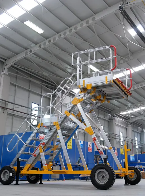 Plataforma de acceso a la cabina de avión