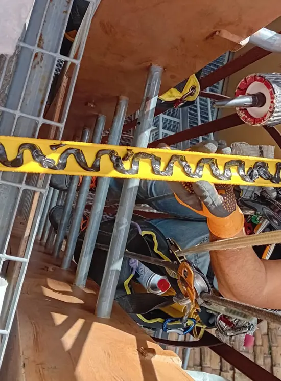 Fundas antideslizantes para peldaños fijos o portátiles de escaleras