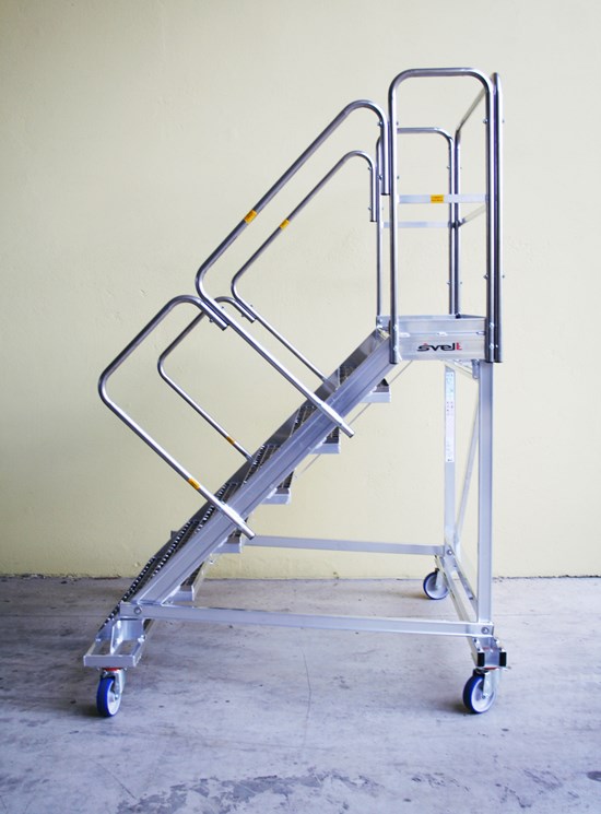 Ikaro - Escalera industrial con plataforma