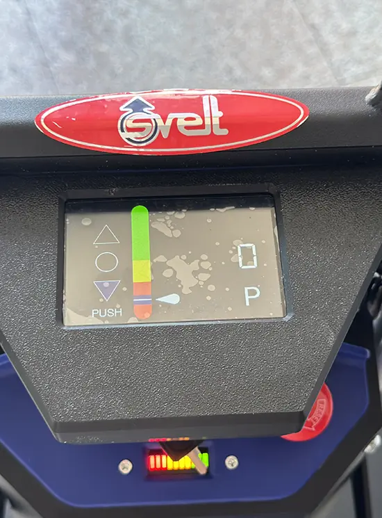 Carro eléctrico de escalas con orugas D