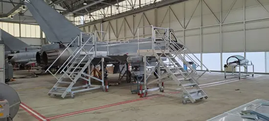 Escaleras para aviones de combate