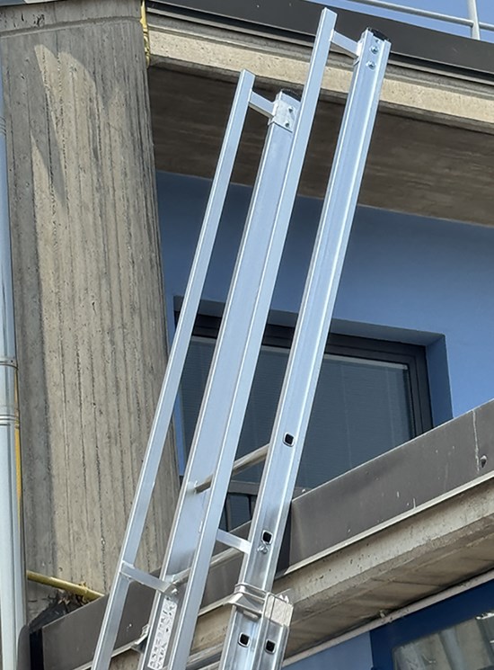Sfilo - Escalera telescópica de acceso a tejados y altillos